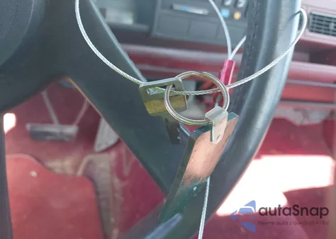 1988 Chevrolet Gmt-400 C1500 z USA, uszkodzony, nr VIN 2GCDC14K0J1148973